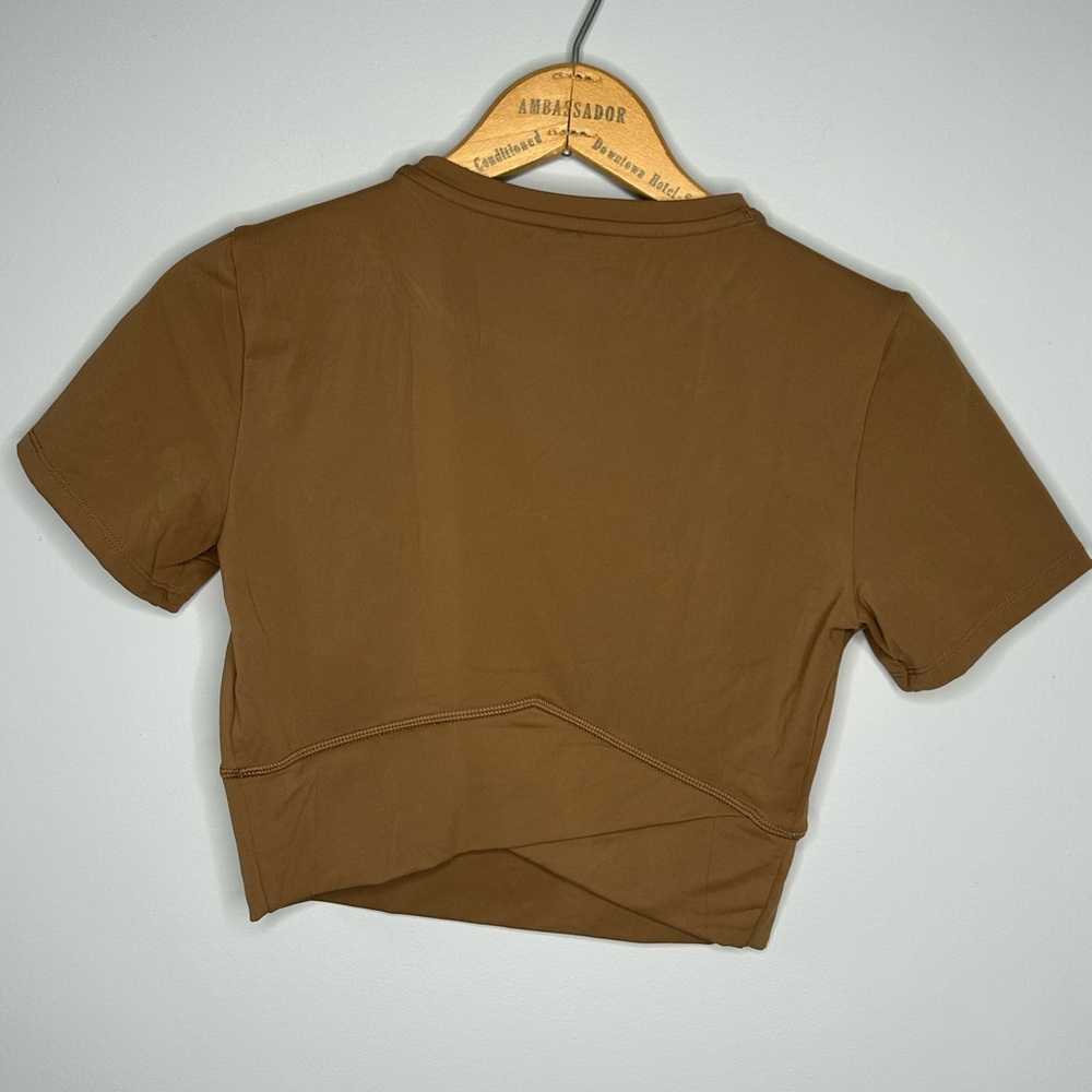 NWT JoyLab Women's Brown Crop Athletic Top Small - Picture 3 of 4